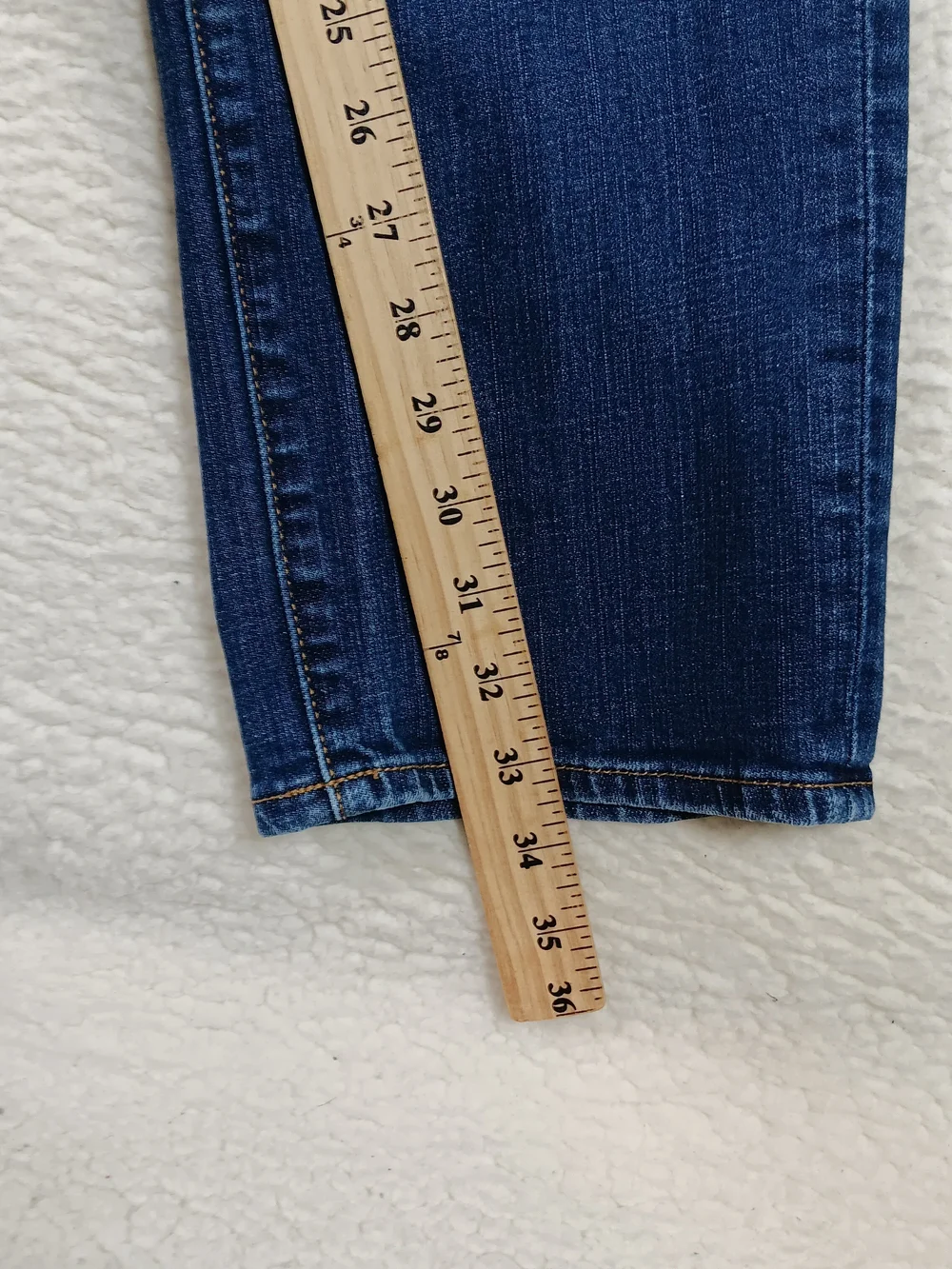 Lucky Brand Jeans Mens 34x34 Blue Denim 410 Athletic Fit Stretch Whiskers